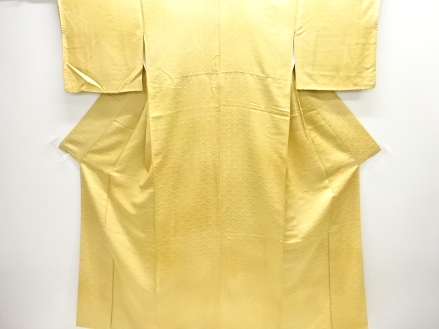 青海波模様織り出し付け下げ色無地着物